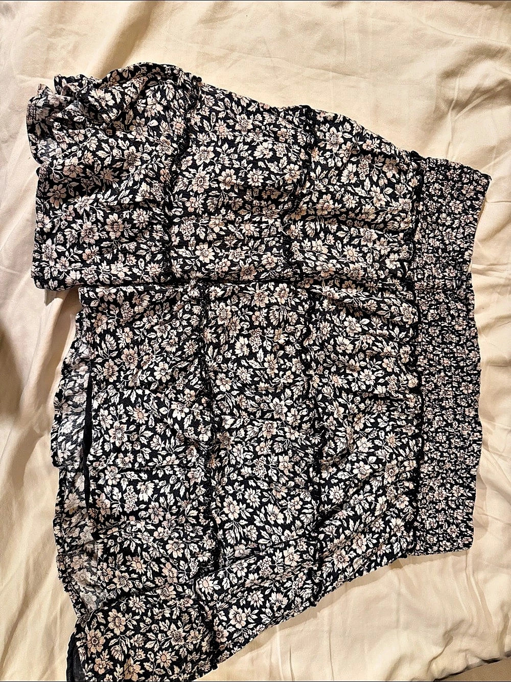 American Eagle AE Tiered Ruffle Bloomer Short Black & Pink XL